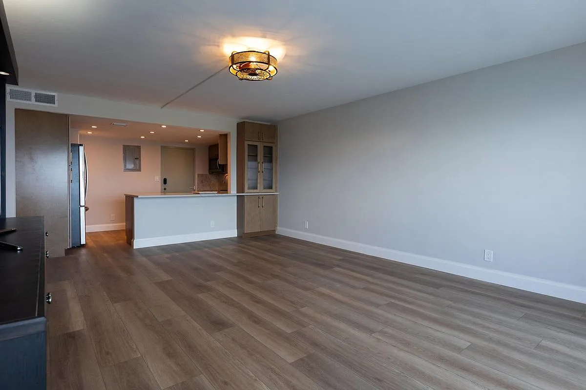 1 bed, 1.0 bath, 900 sqft, $3,250 — Photo 2