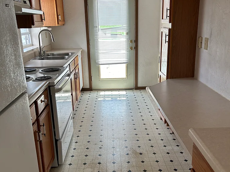 142 Homestead Ln — Photo 16