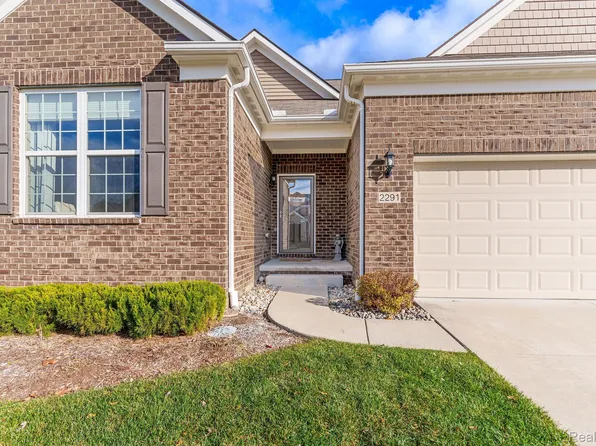 2291 Monte Vista Ct #71, Lake Orion, MI 48360