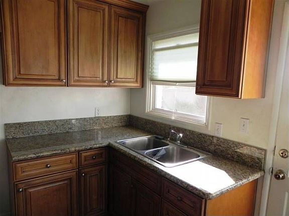 GRANITE COUNTERS