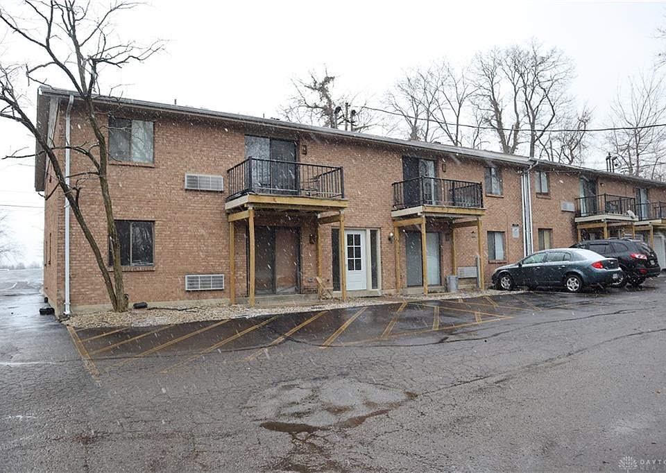 1st image of 1216 E Dorothy Ln