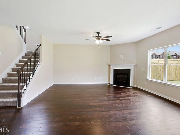 4th image of 9109 Alden Dr #69