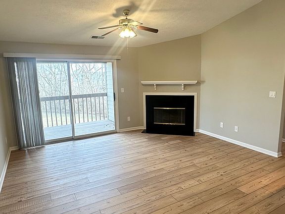 4th image of 8876 Eagleview Dr