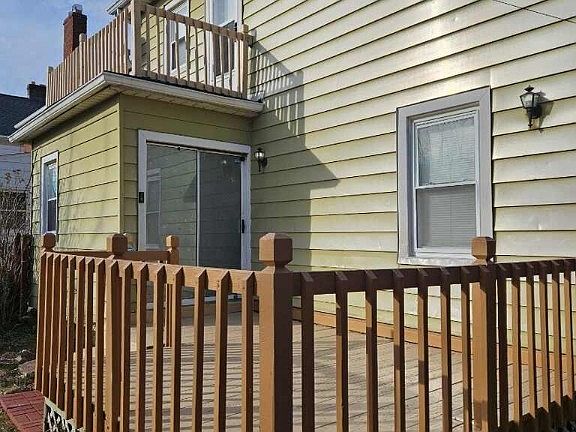 3rd image of 18304 Hiller Ave