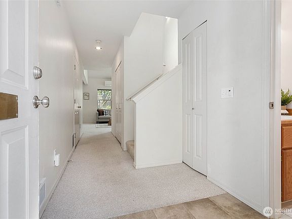 3rd image of 1701 Valhalla Lane #D