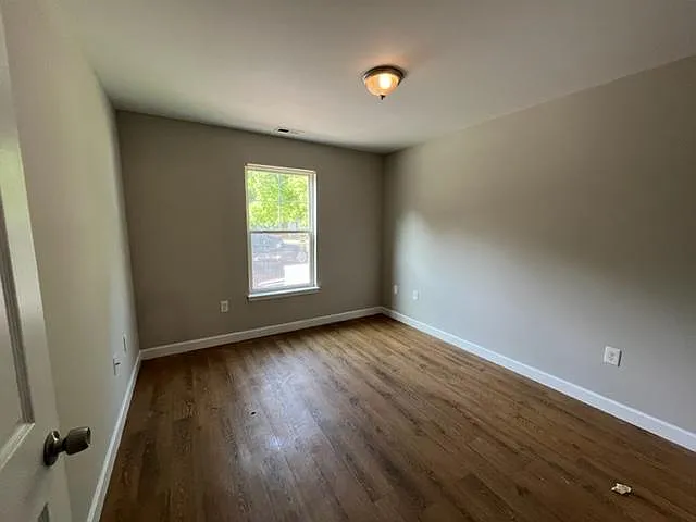 2 bed, 995 sqft, $1,025 — Photo 2