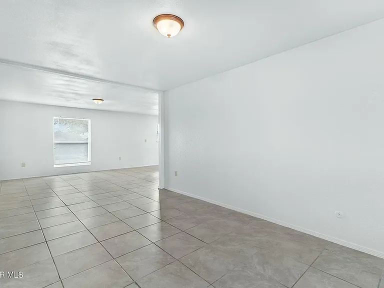 11404 Bunky Henry Ln — Photo 4