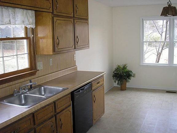 4th image of 6770 Creek Valley Way