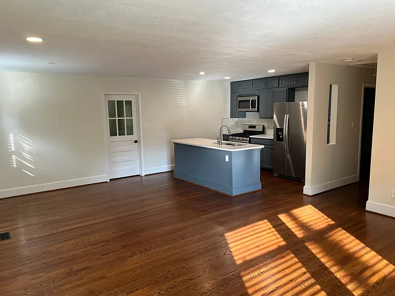 4906 Charleston Dr — Photo 3