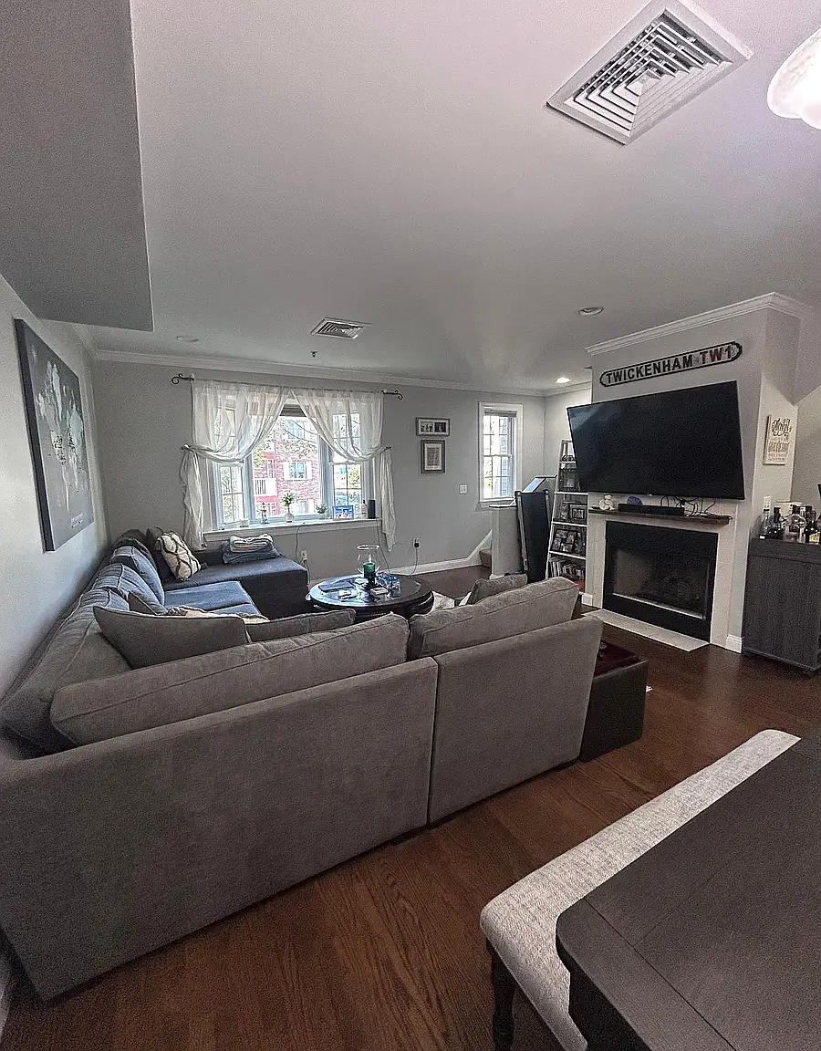 2 bed, 2.5 bath, 1401 sqft, $3,200 — Photo 2