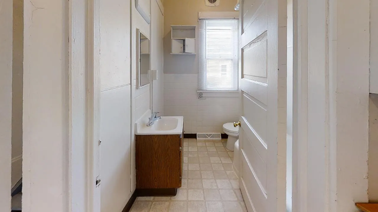 4 bed, $1,730 — Photo 2