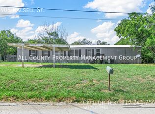 1905 Halsell St, Bridgeport, TX 76426