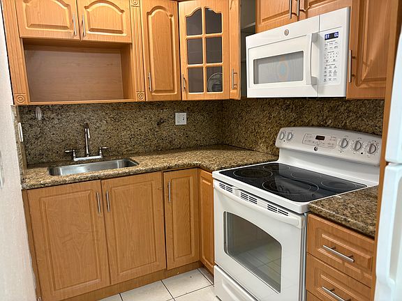 4th image of 4444 SW 67th Ave #25