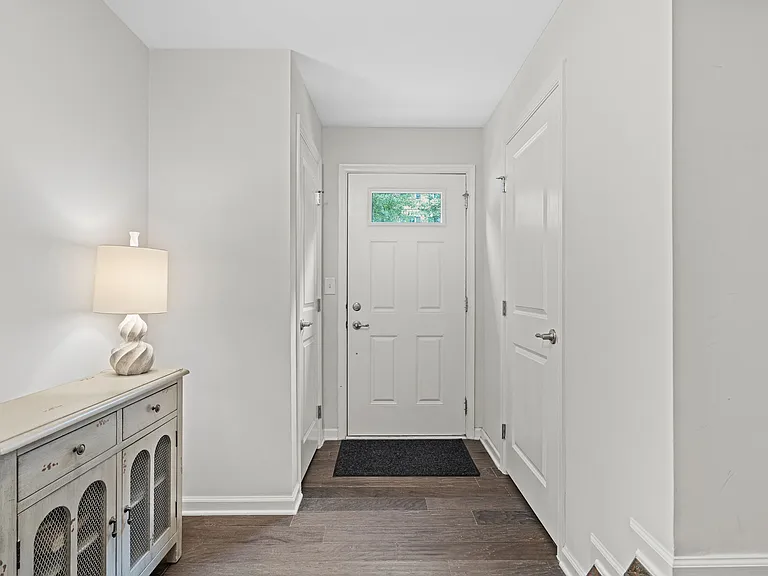 1527 S Church St — Photo 3