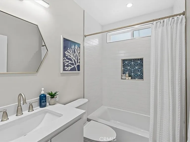 1320 Thayer Ave — Photo 27