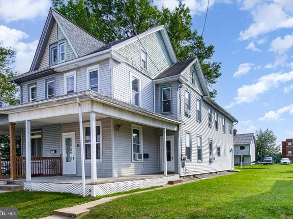 29 N Locust St, Palmyra, PA 17078