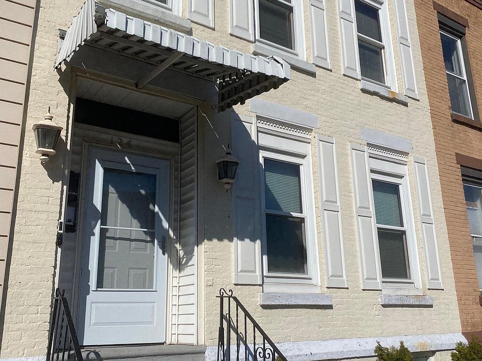 1st image of 124 Adams St #2