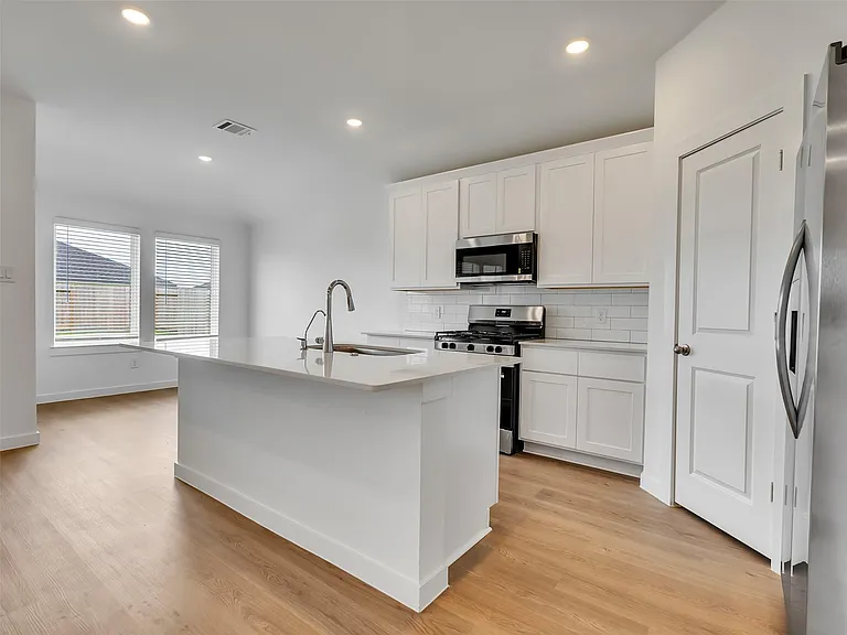 9011 Serene Haven Ln — Photo 6