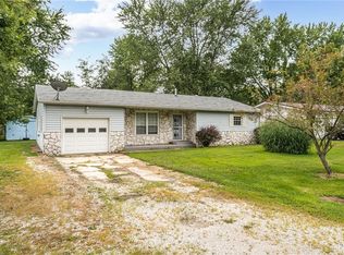 710 Meadows St, Altamont, IL 62411