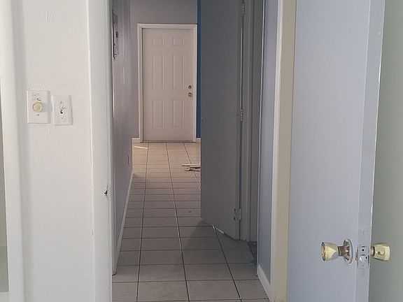 5th image of 711 NE 46th Ct #715