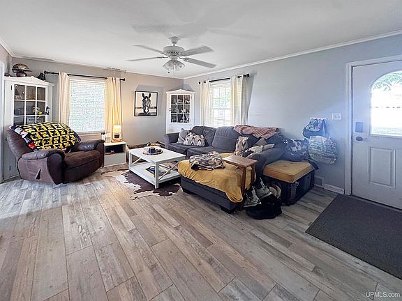 3rd image of 600 Mather Ave