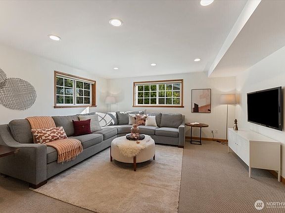 5th image of 6177 92nd Avenue SE