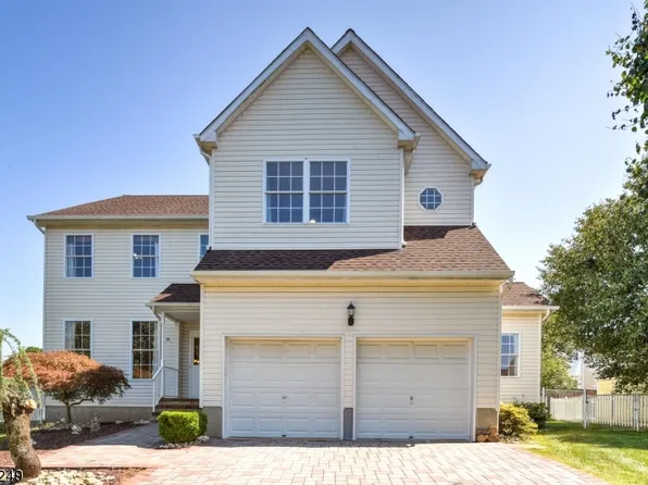 32 Murphy Dr, Bridgewater, NJ 08807