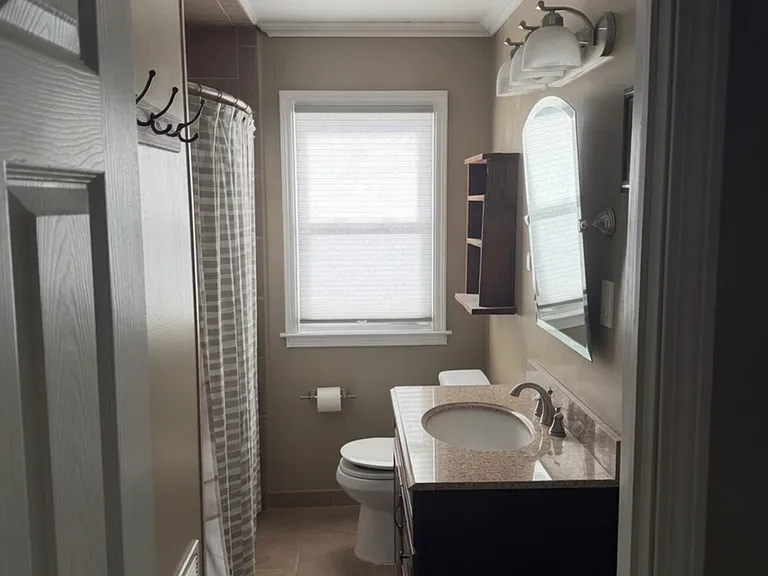 1901 Harwood Ave — Photo 6