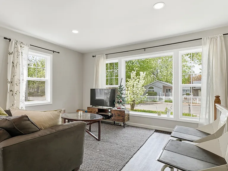 3838 Regent Ave N #3838 — Photo 2