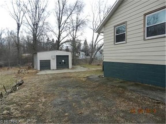 2nd image of 205 Willow Ave