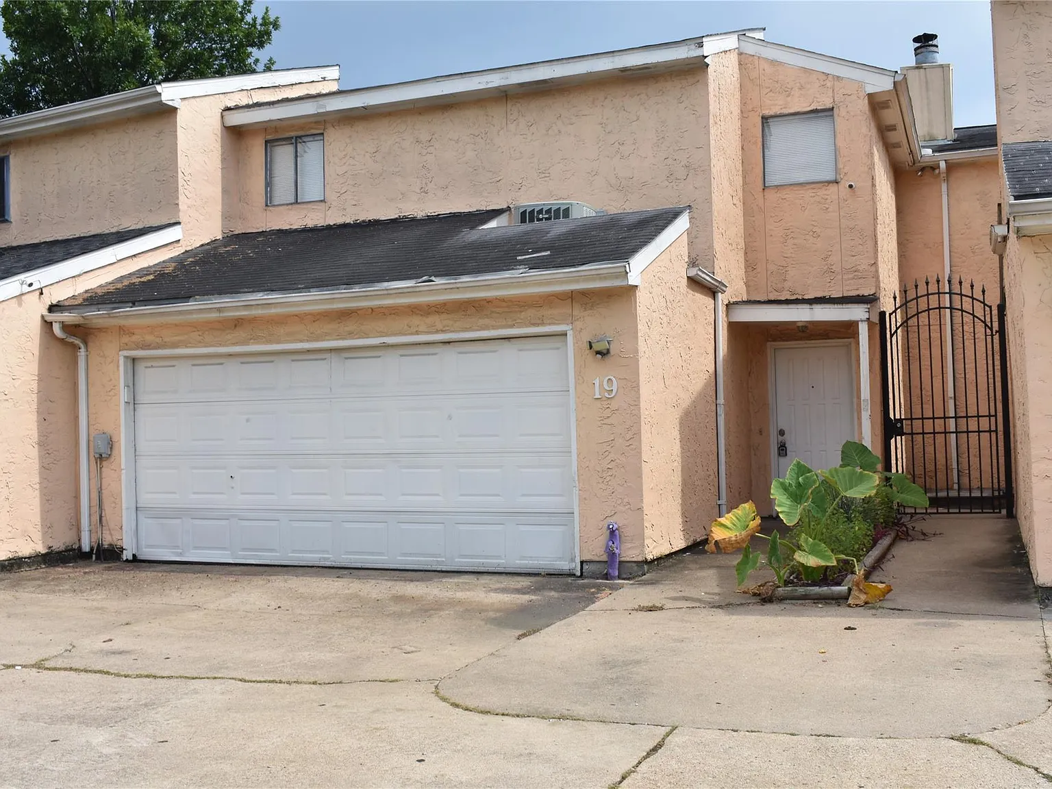 2 bed, 1.5 bath, 1375 sqft, $1,450 — Photo 3