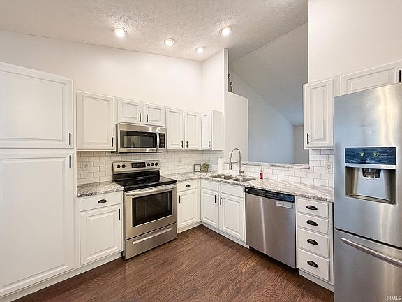 5th image of 10244 Clippinger Rd