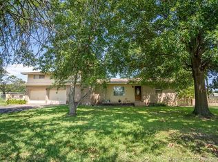 818 Rockford Pl, Ardmore, OK 73401