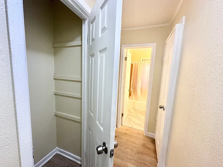 104 E Fowler Ave — Photo 41