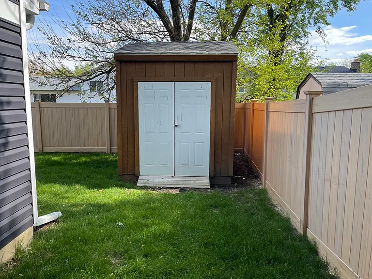 1083 Towner Dr — Photo 12