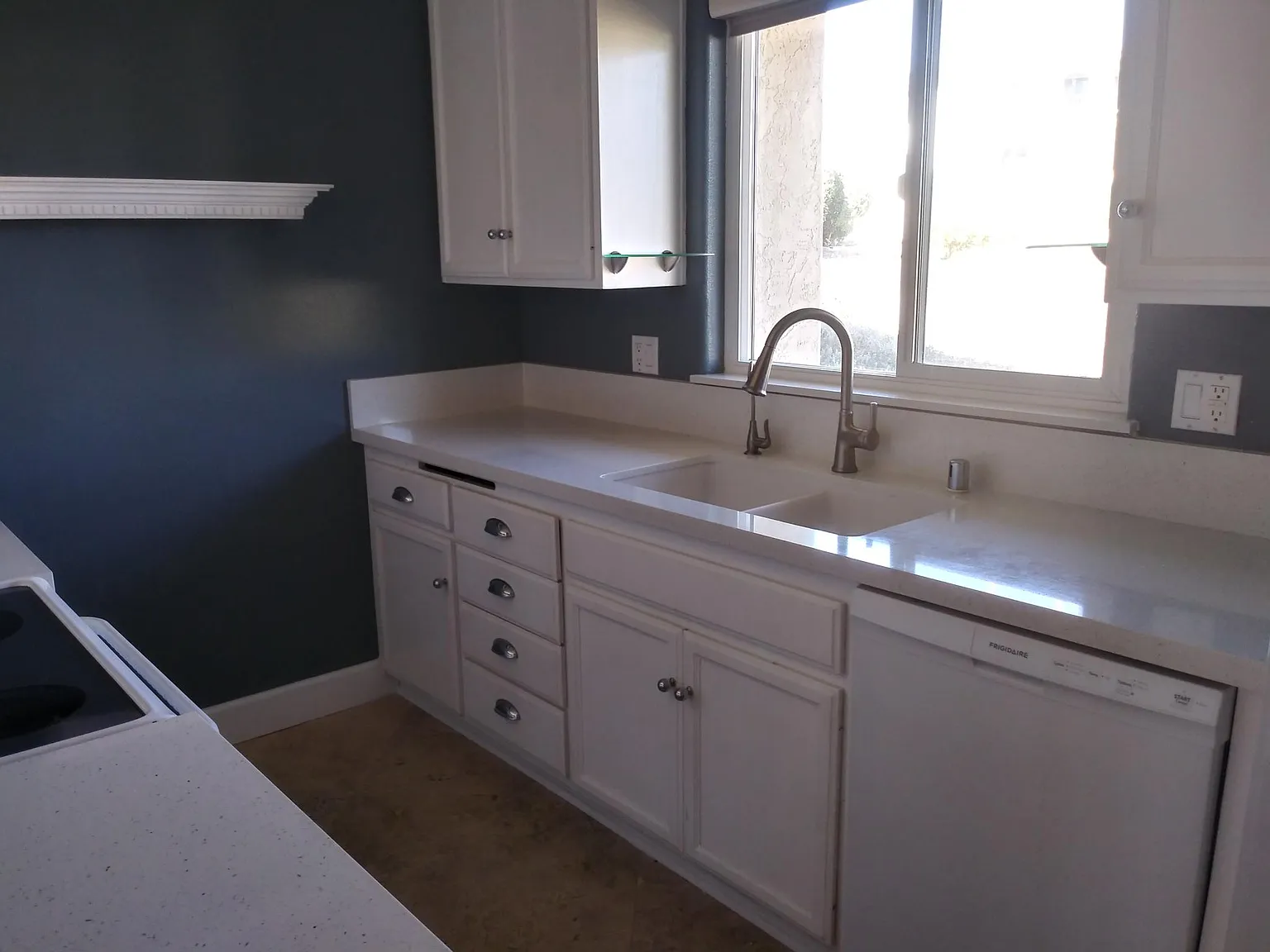 2 bed, 1200 sqft, $3,200 — Photo 2