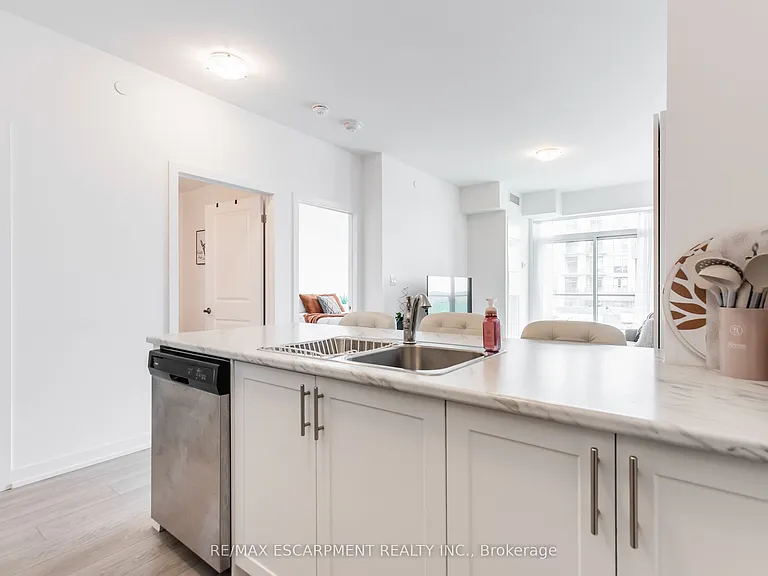450 Dundas St E #708 — Photo 9
