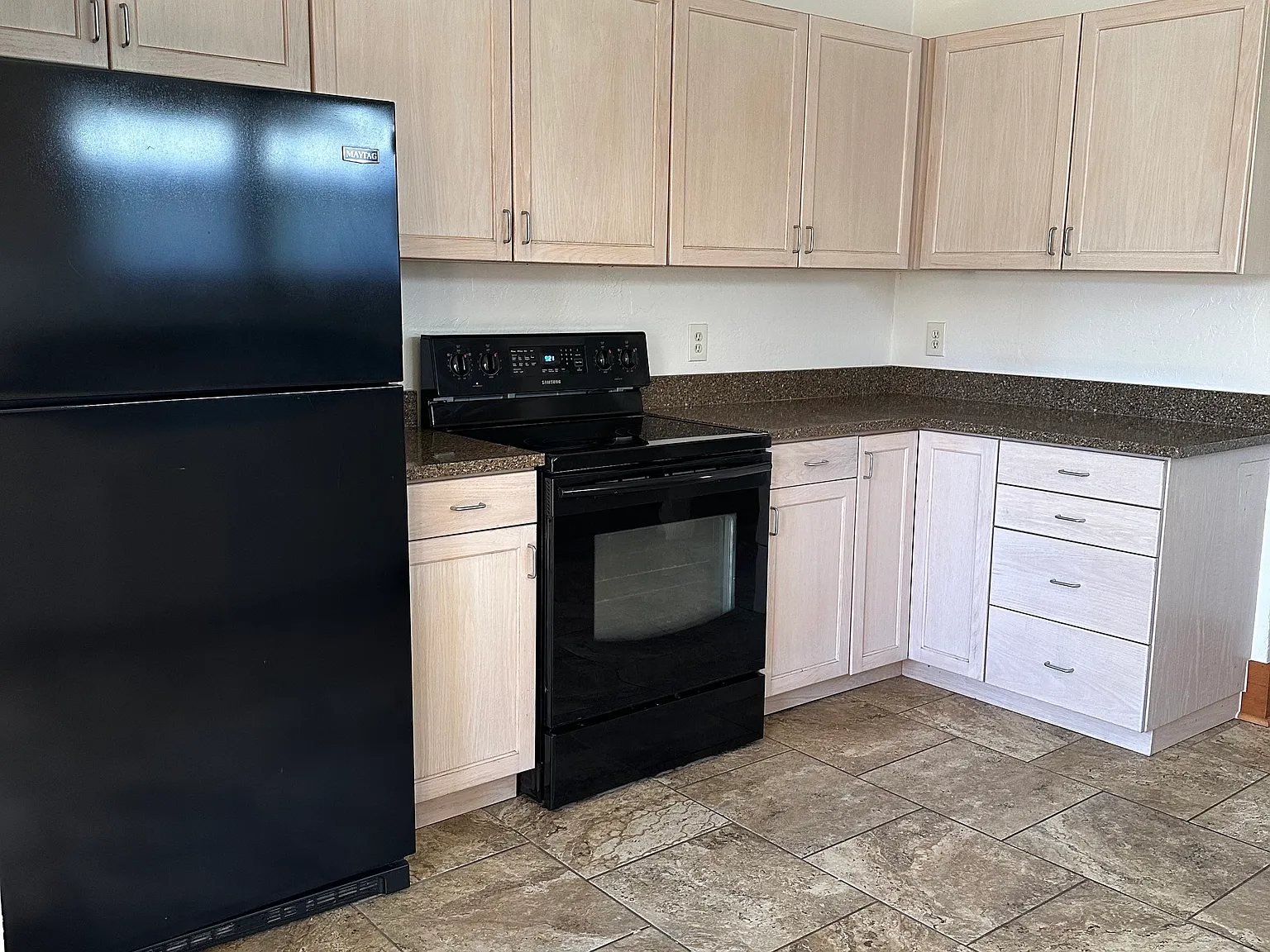 2 bed, 1054 sqft, $3,000 — Photo 4