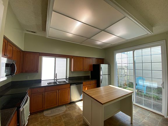 5th image of 137 Watson Dr