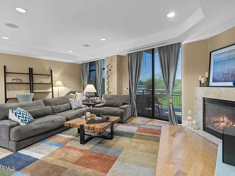 2211 E Camelback Rd #207 — Photo 3