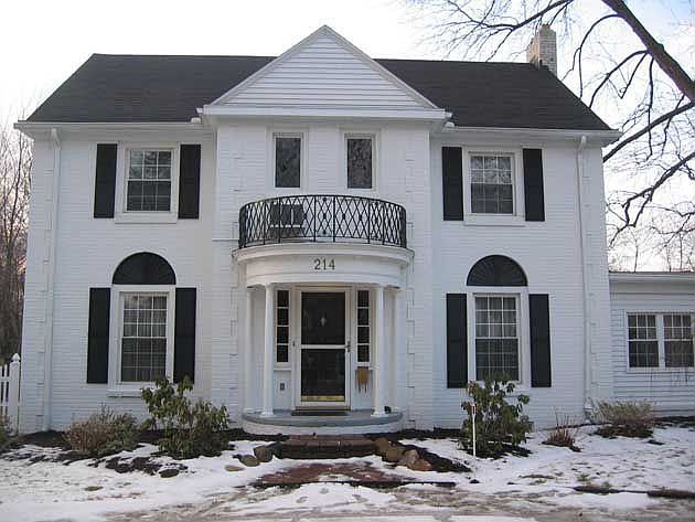 1st image of 214 Elmdale Ave