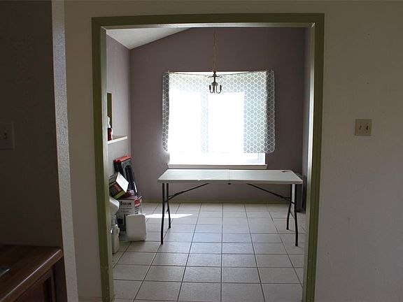 5th image of 7602 Western Oak Ln