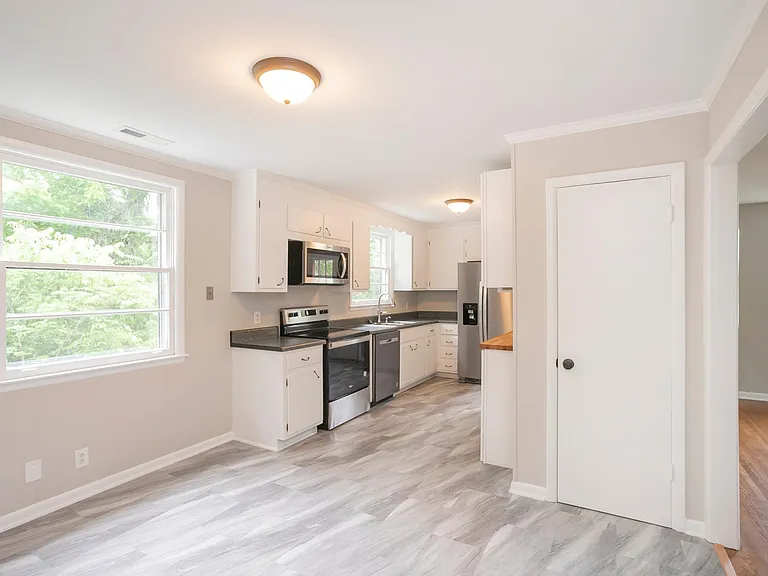 4933 Millerwood Dr — Photo 8