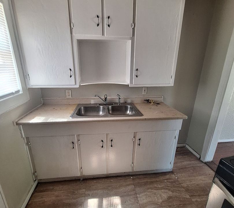 2nd image of 1609 Woodard St