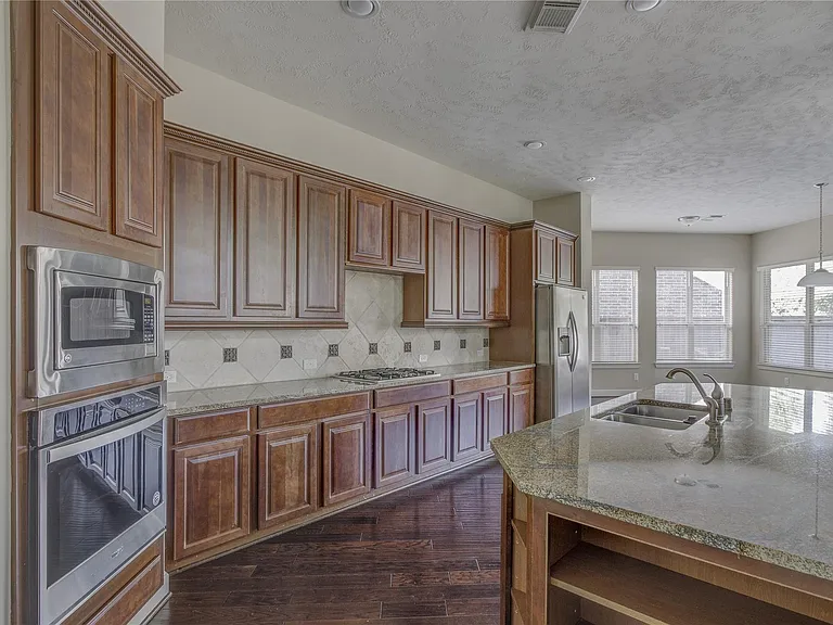 70 S Almondell Cir — Photo 15