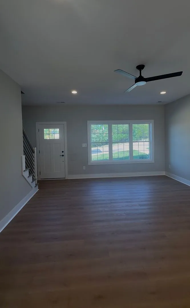 2 Bed 2.5 Bath Townhome — Photo 2