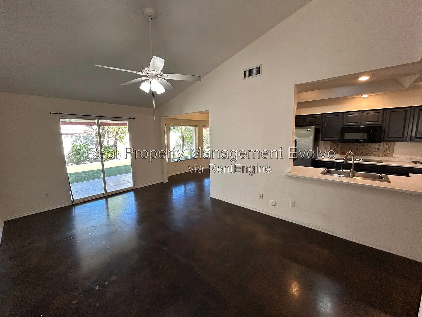 3 bed, 2.0 bath, 1863 sqft, $2,249 — Photo 4
