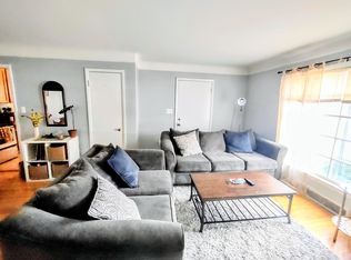 1334 Somerset Ave, Grosse Pointe, MI 48230
