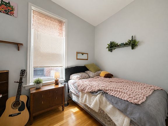 5th image of 904 N California Ave APT 2R