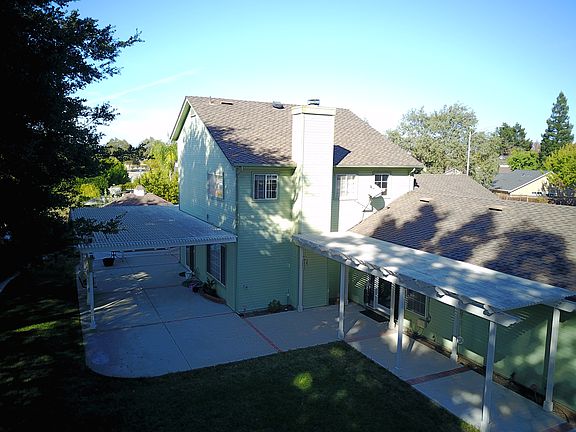 5th image of 1492 Holly Ct